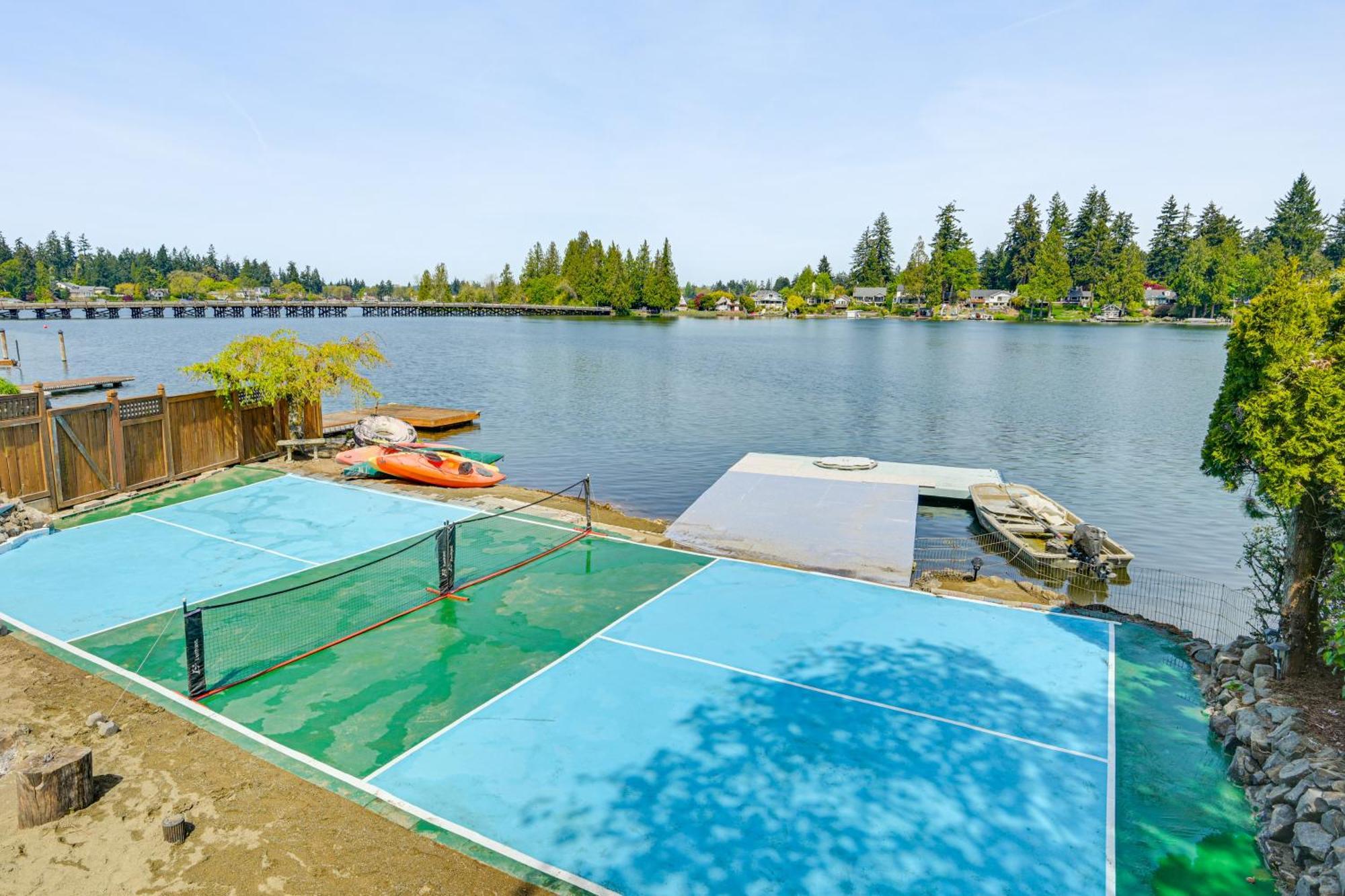 Tacoma Home On Steilacoom Lake With Dock! エクステリア 写真